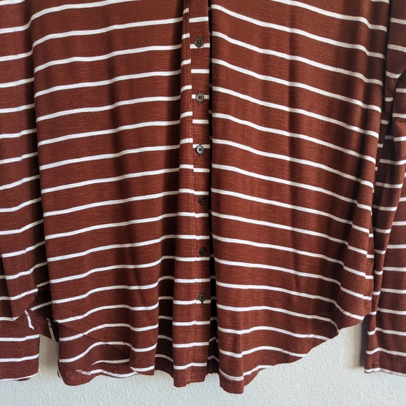 A New Approach (a.n.a) Blouse Top - Picture 3 of 12